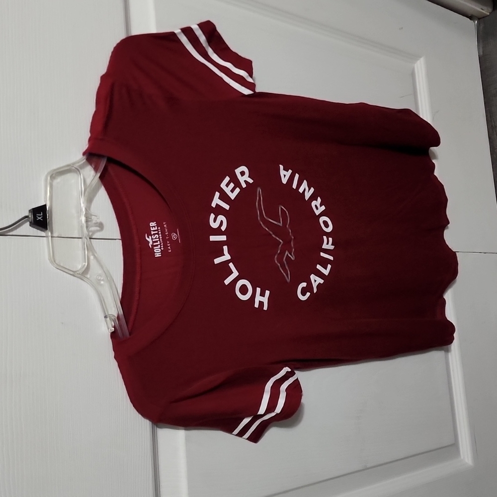 Hollister graphic tee